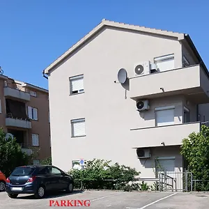 4 - Private Parking And Sea View Fiume